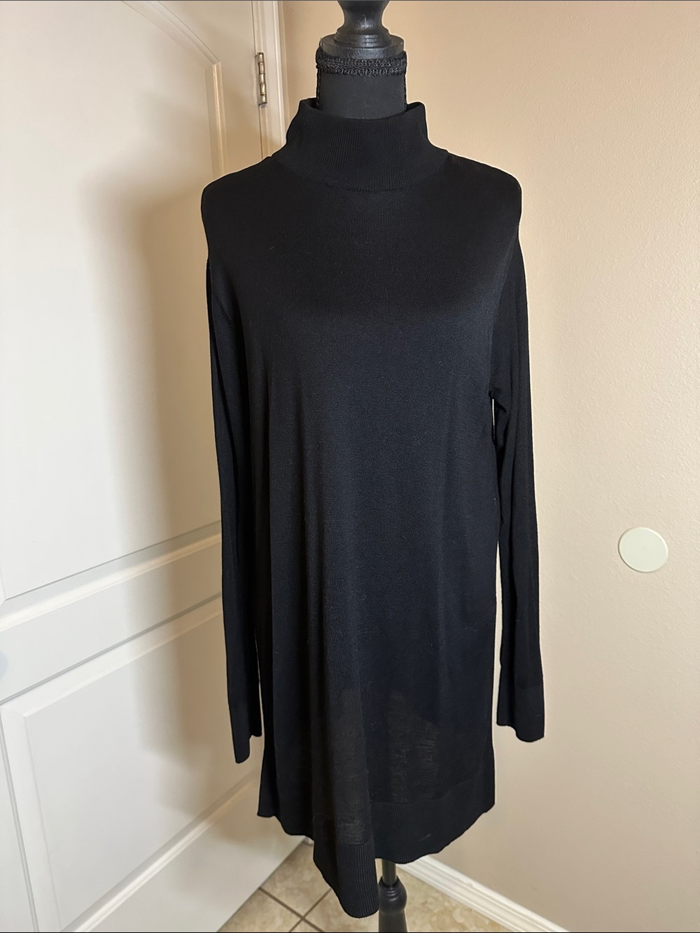 H&M Black Long-Sleeve Turtleneck Top